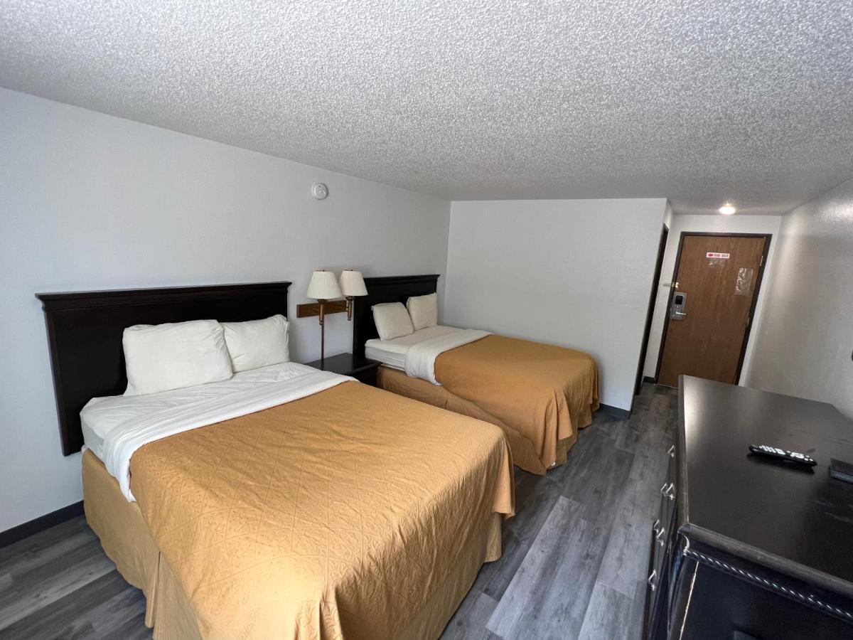 Dickinson Inn Екстер'єр фото